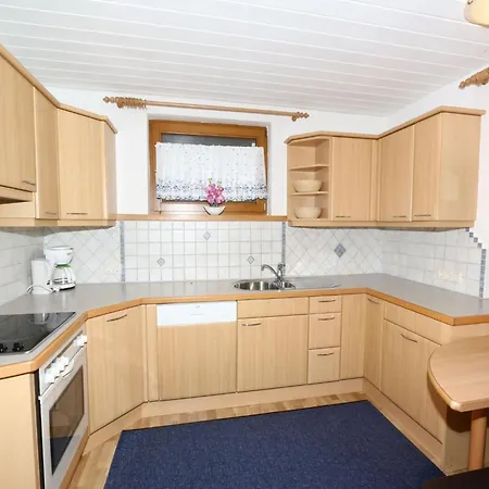 In Near Slopes מאיירהופן