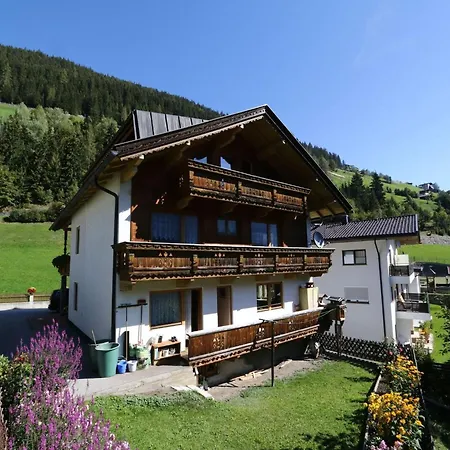 In Near Slopes * מאיירהופן