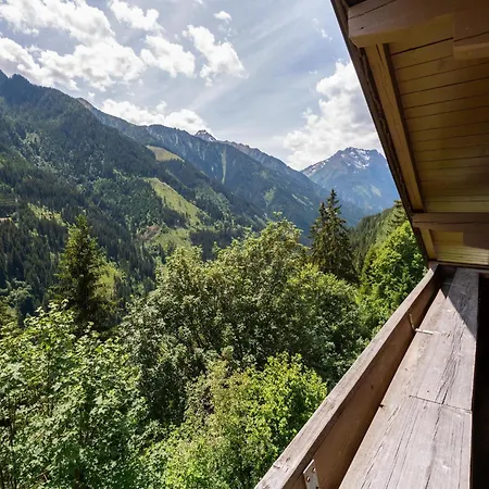 In Near Slopes Apartment
